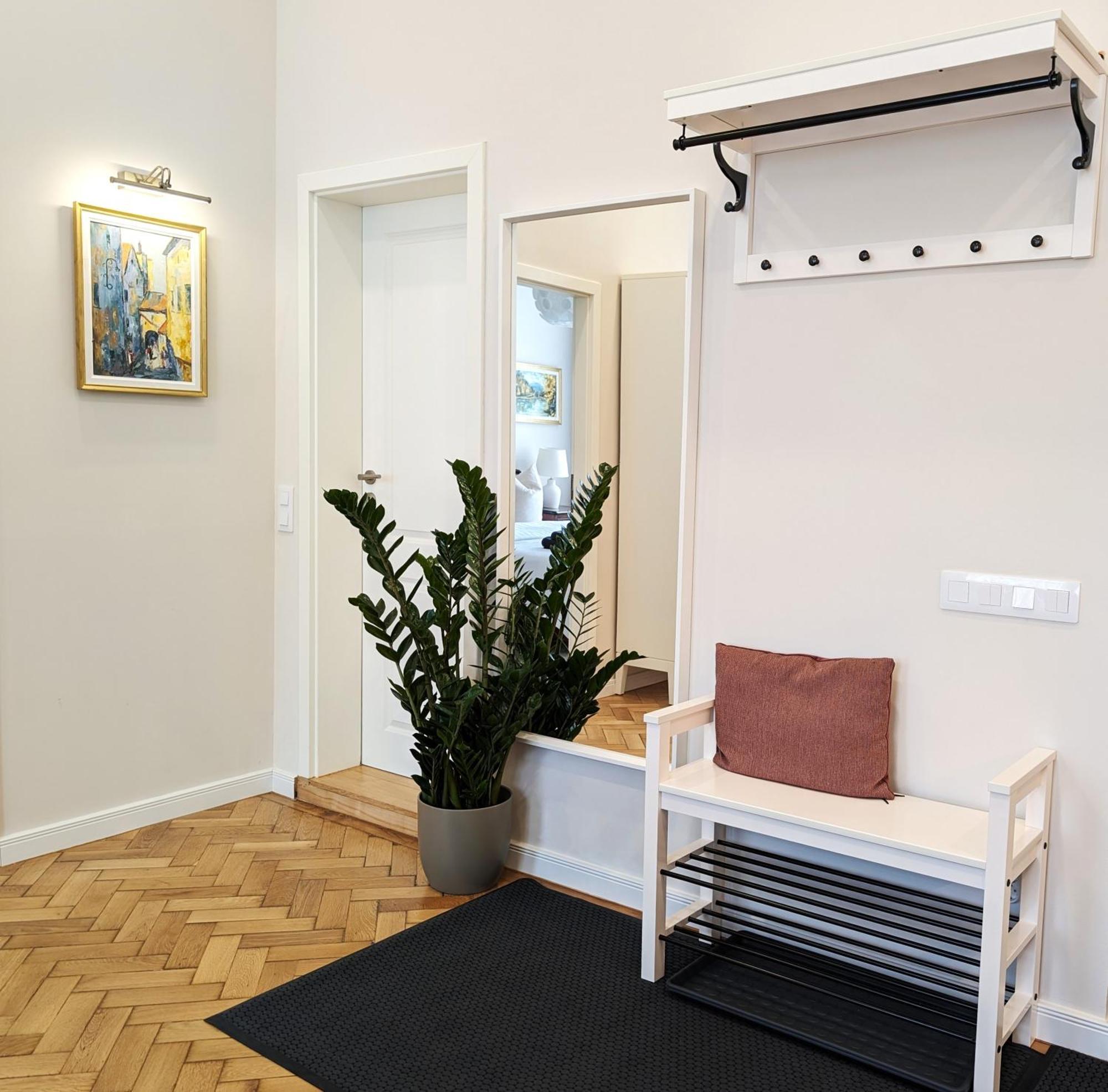 Apartment In Historic Center, Quiet Area, Ac Sibiu Quarto foto