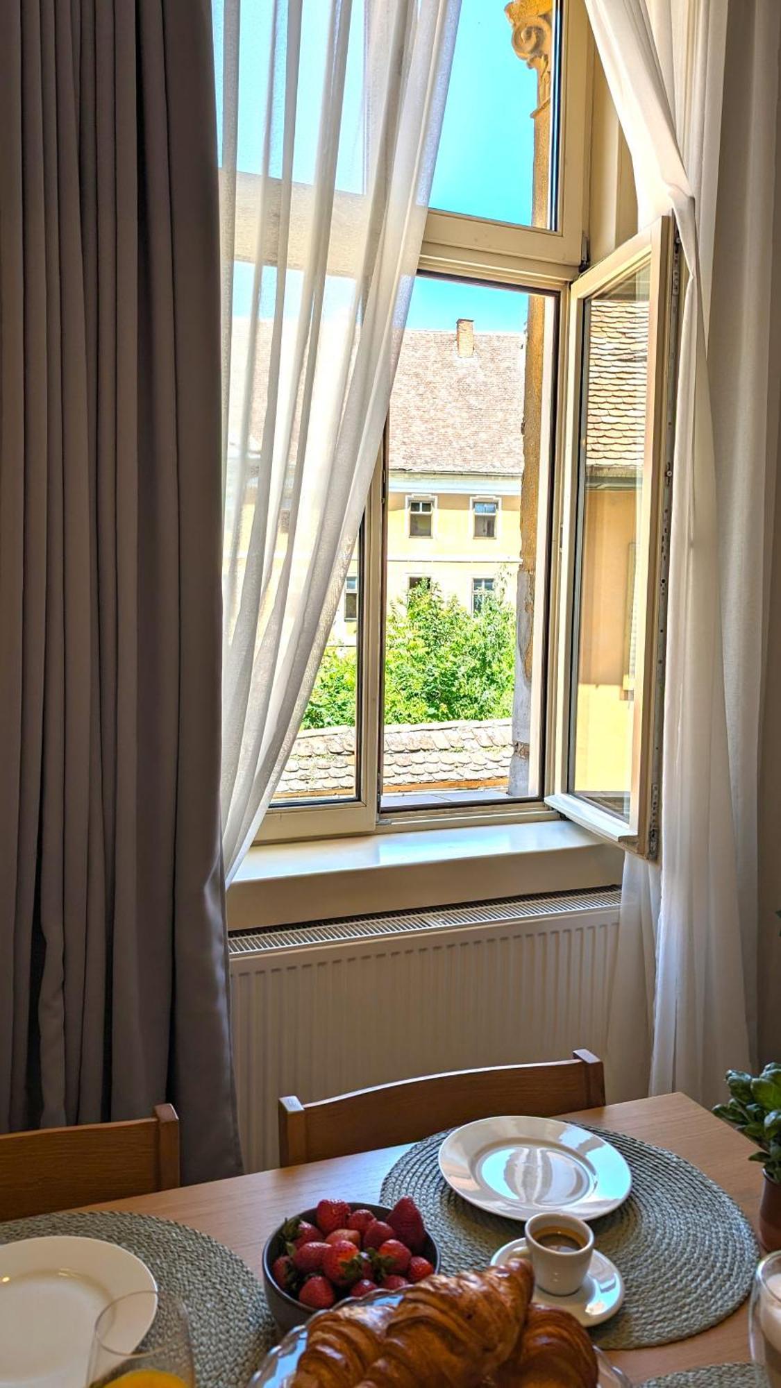 Apartment In Historic Center, Quiet Area, Ac Sibiu Exterior foto